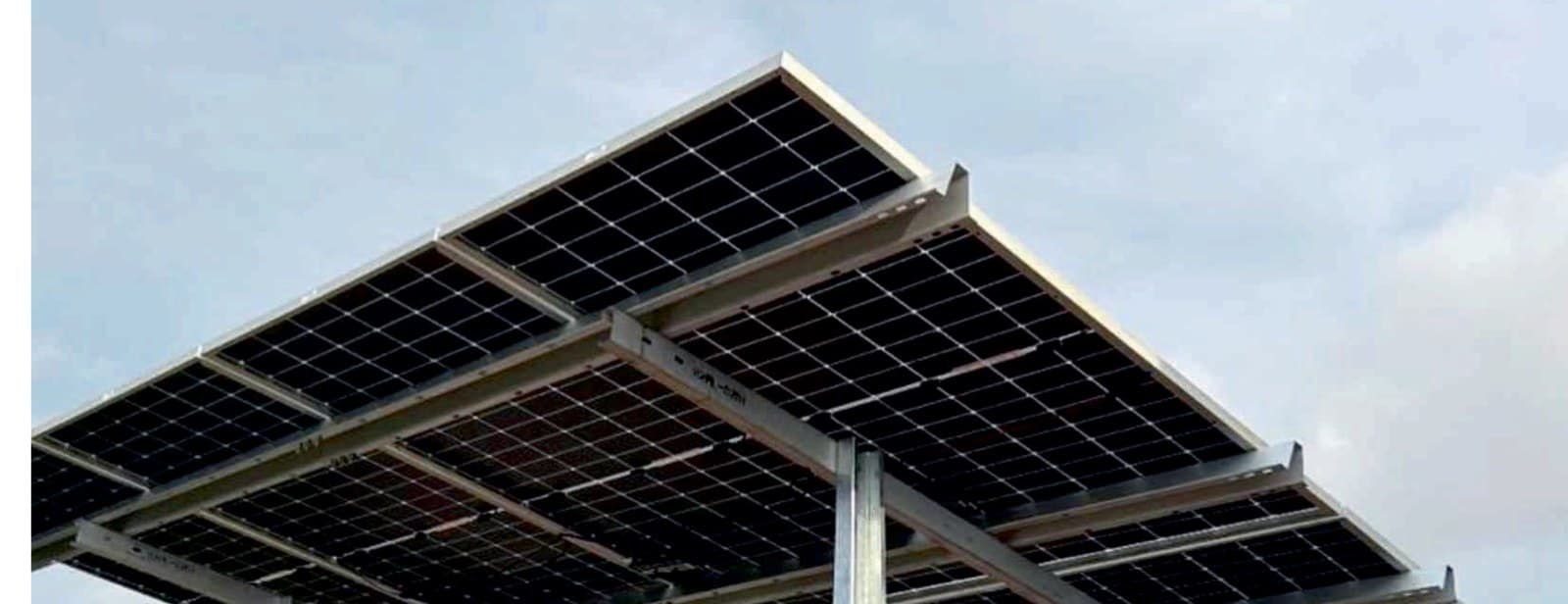 Grando Solar storm-safe elevated solar structure on a Gujarat rooftop